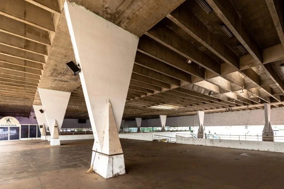 Sede do Jóquei Clube de Goiás, na Avenida Anhanguera, é alvo de disputa sobre a desapropriação e o valor da indenização. (Foto: Eurípedes Afonso da Silva Neto)