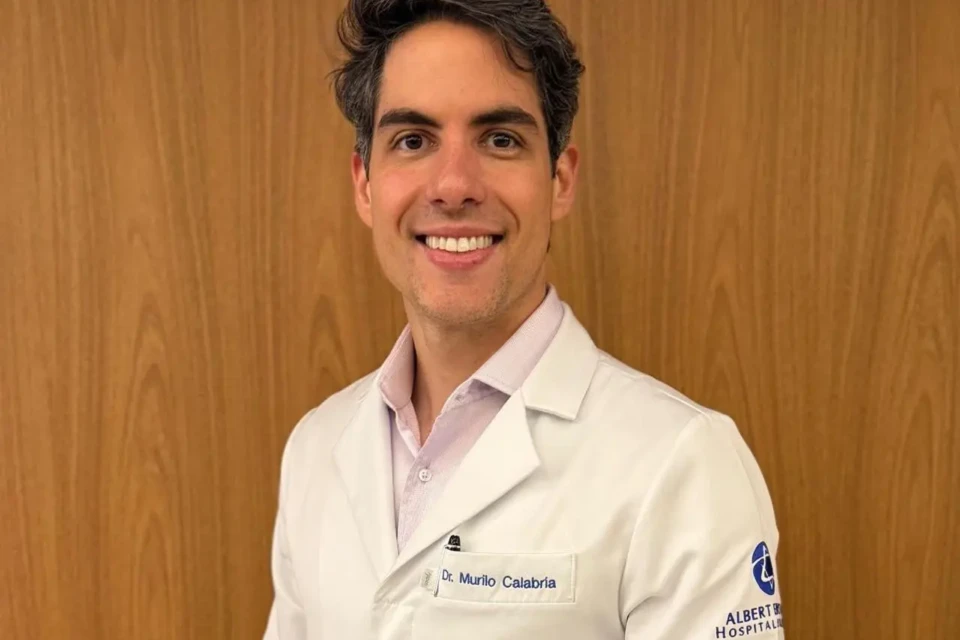 Infectologista Murilo Calabria, do Einstein em Goiânia