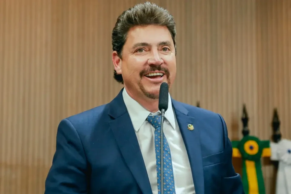 Da roça ao Senado, menino de Taquaral ergueu um império e se tornou o 'maestro' do PL em Goiás