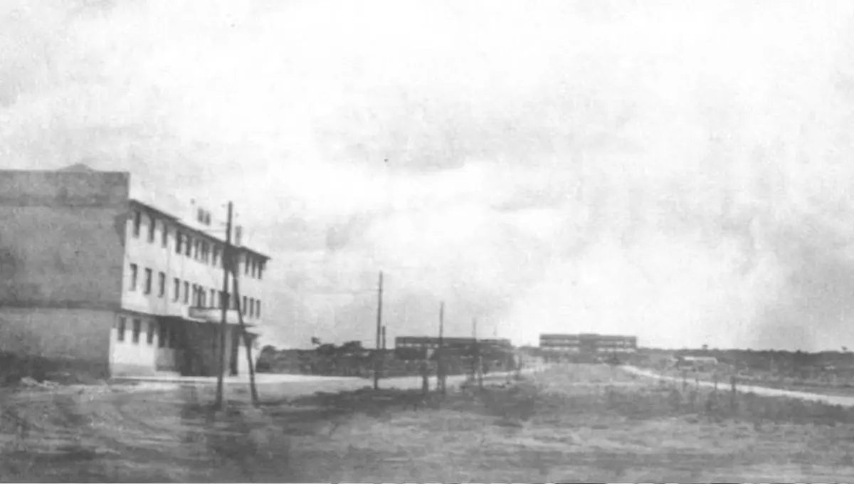 Grande Hotel no primeiro plano e Palácio das Esmeraldas ao fundo, na década de 1930