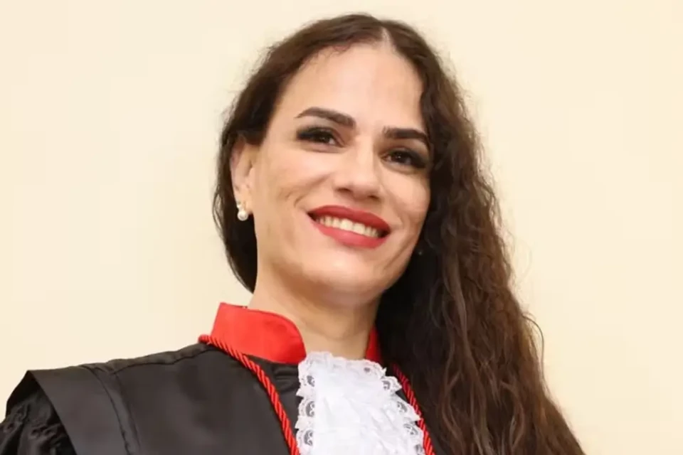 Posse da 1ª promotora de Justiça trans do País reafirma 'Constituição Cidadã', diz MPAM
