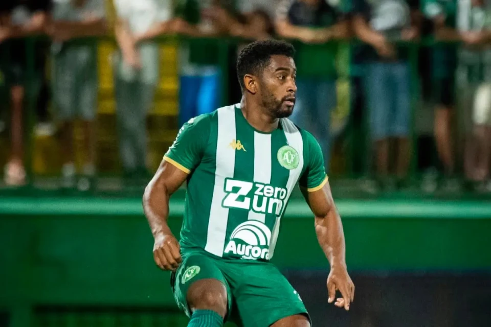 Goiás encaminha anúncio de Marcos Vinícius após saída de Diego Caito