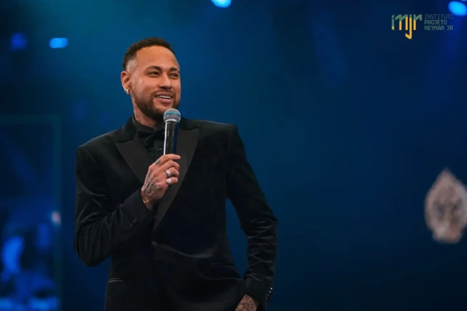Neymar pode ficar de fora da partida contra Remo pela Copa do Brasil devido a leilão
