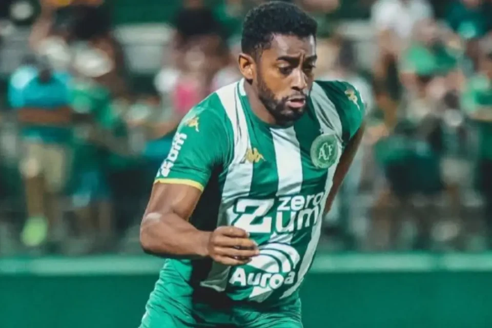 Marcos Vinícius novo lateral do Goiás