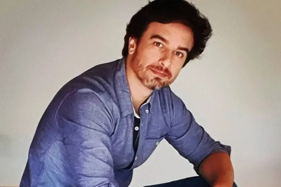 Quem é o ator Marco Furlan, preso por estupro de vulnerável em São Paulo Furlan construiu carreira na televisão, no teatro e na publicidade