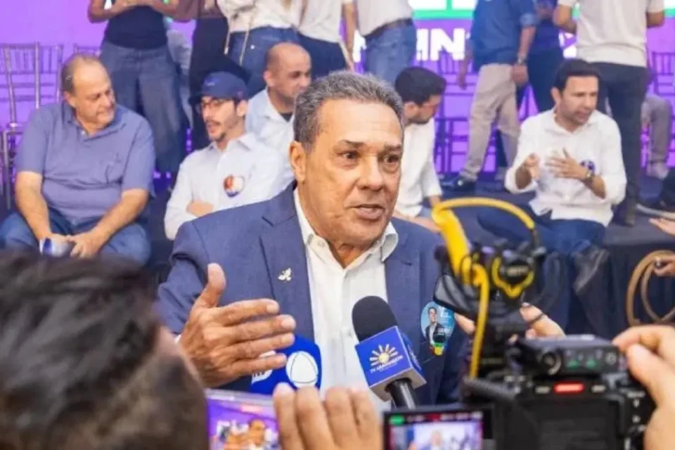 Vanderlei Luxemburgo durante convenção do Podemos no Tocantins