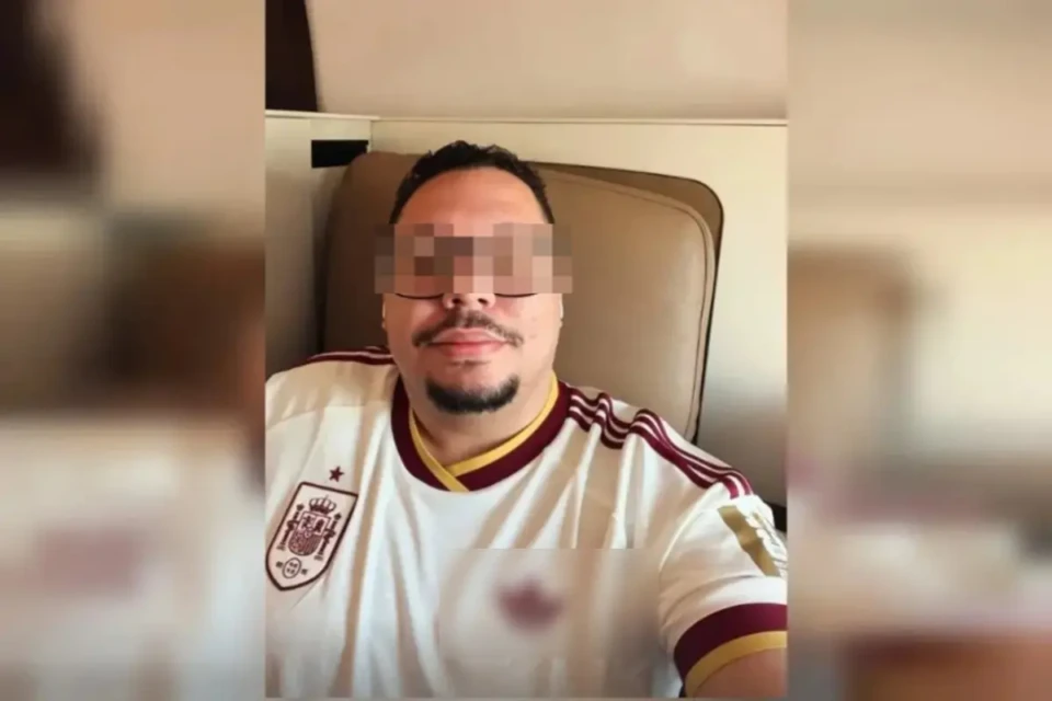 Douglas Silva de Oliveira Azara deixou o Brasil com destino a Dubai antes da decretação de sua prisão preventiva (Foto: reprodução / redes sociais)