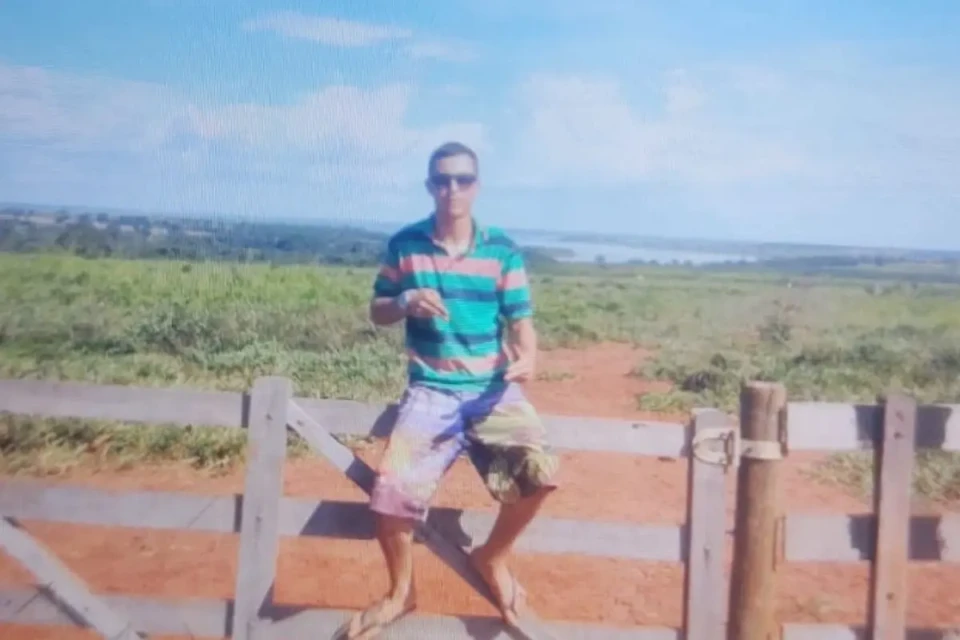 Thaliton Machado na propriedade rural em Trindade, onde foi assassinado a mando do pai (Foto: arquivo pessoal)