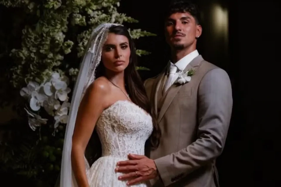 Gabriel Medina e Isabella Arantes perdem bebê cinco dias após casamento; surfista Influenciadora estava no terceiro mês de gravidez