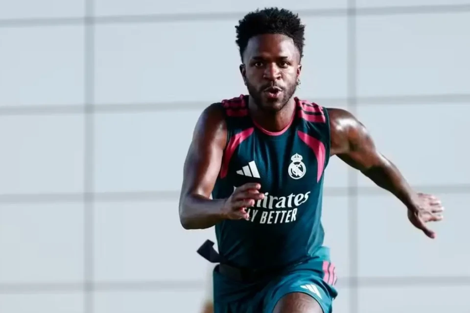 Vinícius Júnior comenta sobre Mourinho em reapresentação no Real Madrid