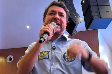 Convenção do PSDB: ex-deputado defende 'pôr freio' nos ministros do STF (Foto: Maria Clara Barreto)