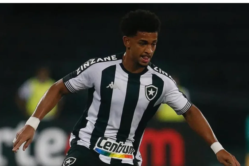Warley Leandro novo lateral direito do Atlético