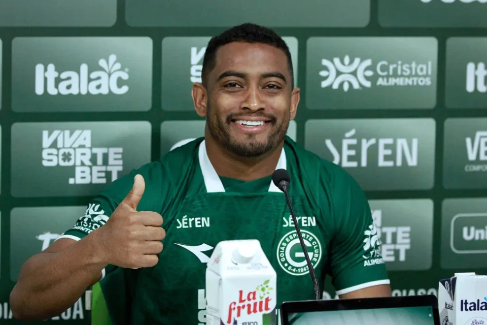 Jogador foi regularizado e já pode fazer sua estreia (Foto: Rosiron Rodrigues)