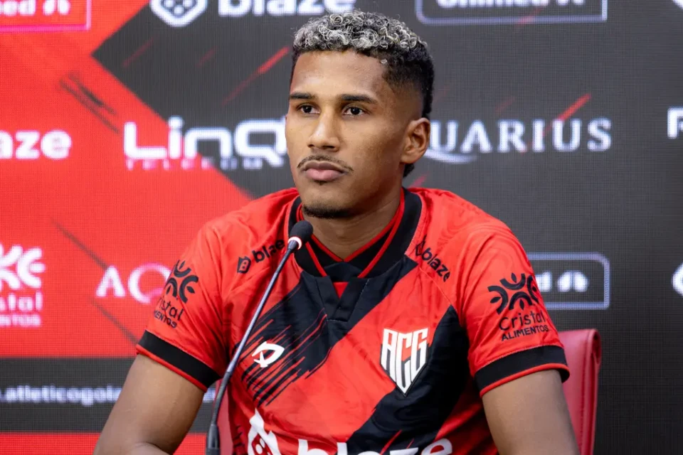Jogador foi o segundo reforço contratado na janela do meio do ano (Foto: Raphael Teixeira / ACG)