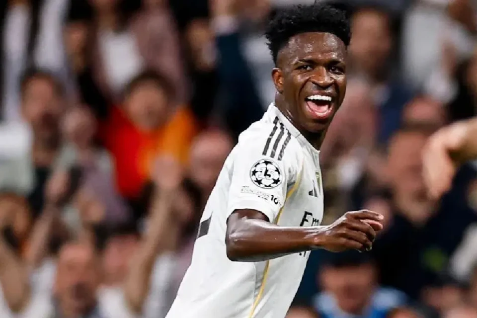 Real Madrid renova com Vinícius Júnior até final de 2032