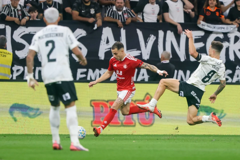 Internacional elimina o Corinthians da Copa do Brasil