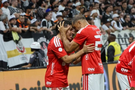 Internacional elimina o Corinthians da Copa do Brasil