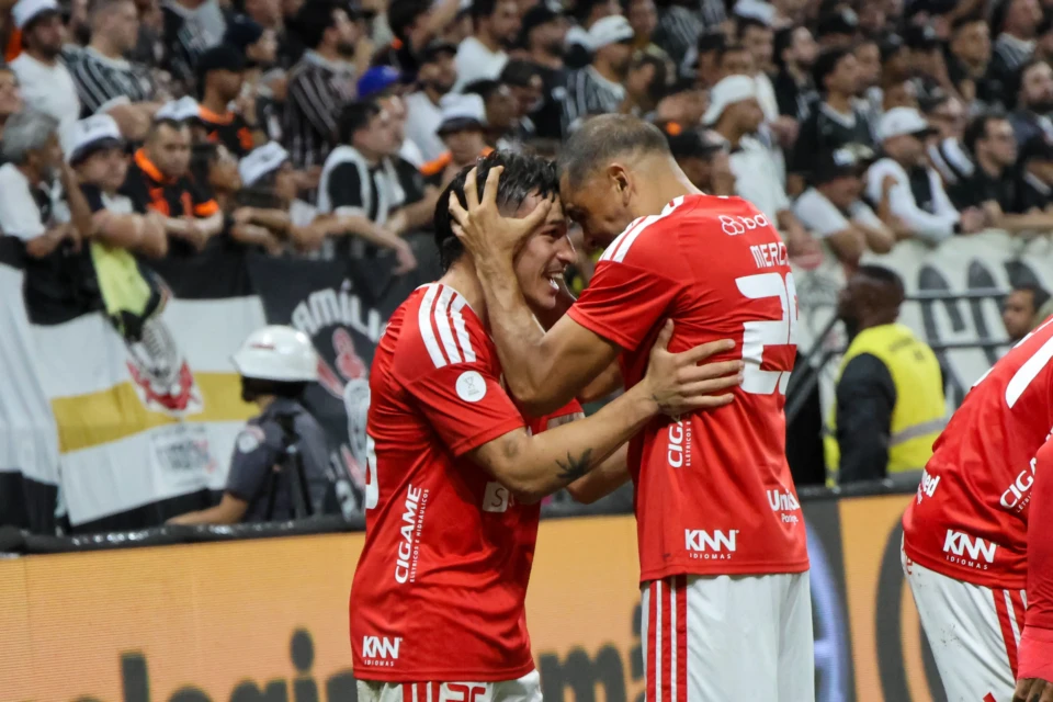 Internacional elimina o Corinthians da Copa do Brasil