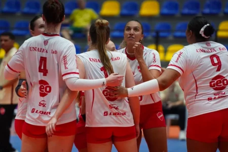 Vila Nova bate Instituto Ace e dispara na liderança da Superliga C