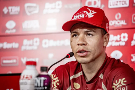 Meia destacou a campanha da equipe dentro de casa (Foto: Roberto Corrêa / Vila Nova FC)