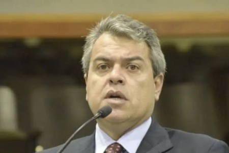 Ex-caiadista, Roller concorre ao Senado na chapa de Marconi: 'Tivemos embates, mas nunca de ordem pessoal'