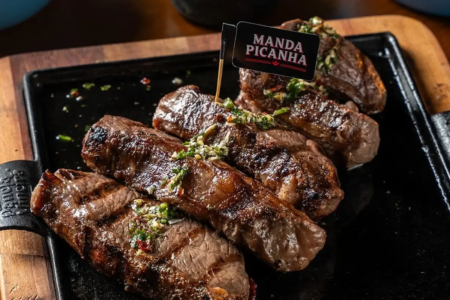 Festival de wagyu, churrascada preparada especialmente para a data e tradicionais rodízios estão entre as opções para o almoço de Dia dos Pais