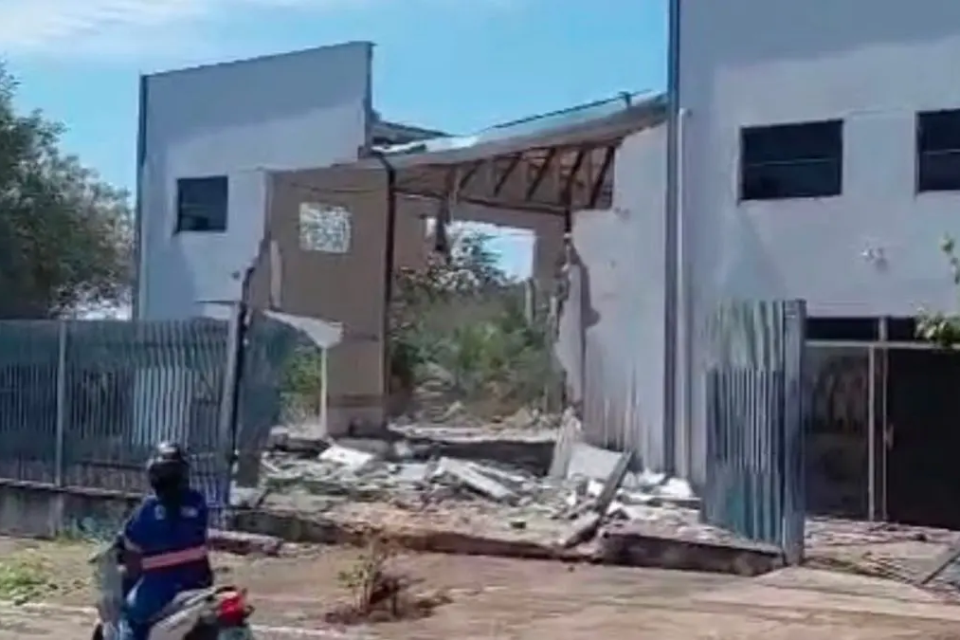 Local atingido por caminhão após acidente que deixou duas pessoas mortas em Crixás