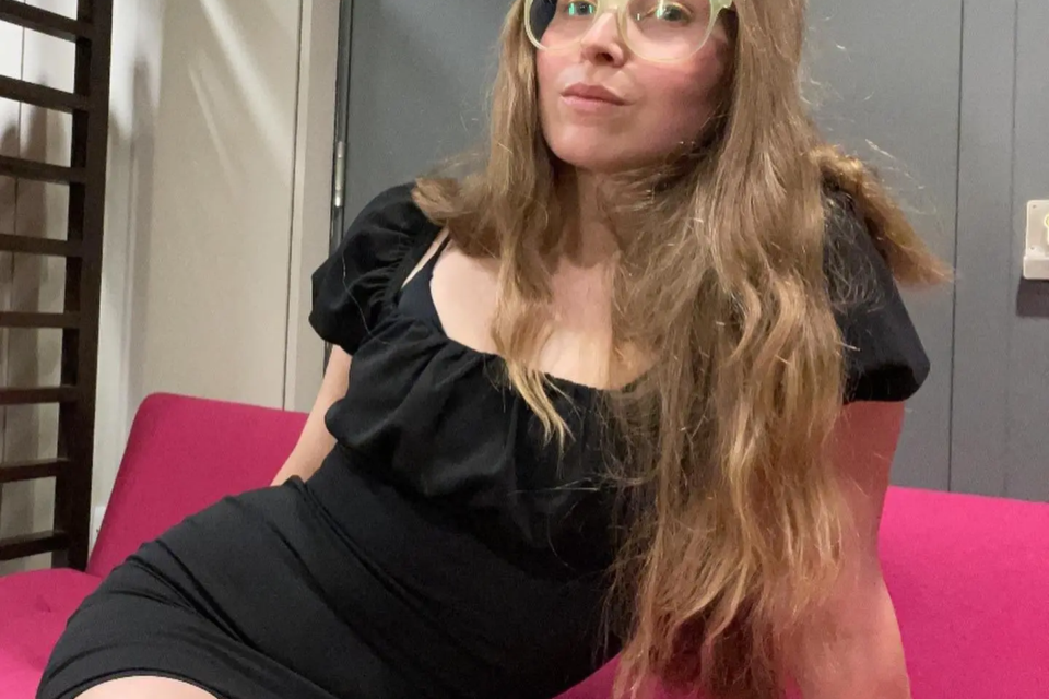 Atriz de Harry Potter diz que ganhou mais dinheiro no OnlyFans do que durante toda a carreira; veja fotos Jessie Cave entrou na plataforma