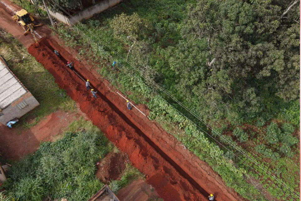 Obras de esgotamento sanitário em Aparecida de Goiânia (Foto: redes sociais)