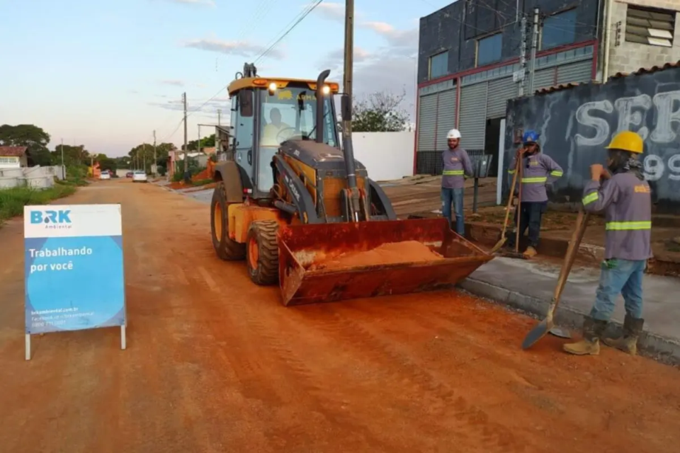 BRK Ambiental faz obras de esgotamento sanitário em Aparecida de Goiânia (Foto: BRK)