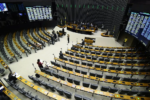 O que faz um deputado federal? Entenda as funções de legislar, fiscalizar e destinar verbas