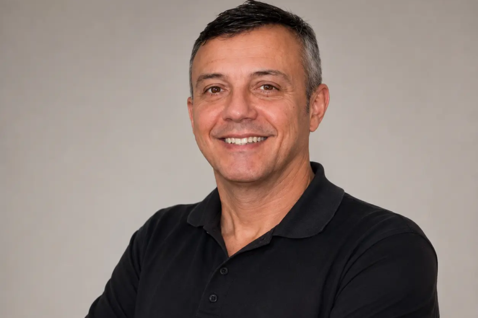 Chrystiano Câmara, superintendente do Shopping Gallo, aponta possíveis impactos da isenção da taxa das brusinhas sobre vendas, produção e empregos no setor da moda em Goiás. (Foto: Divulgação)