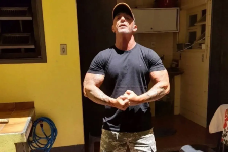 Cristian Cravinhos fará conteúdo erótico usando calcinha; veja foto Condenado pela morte do casal Richthofen foi usando lingerie Tremembé