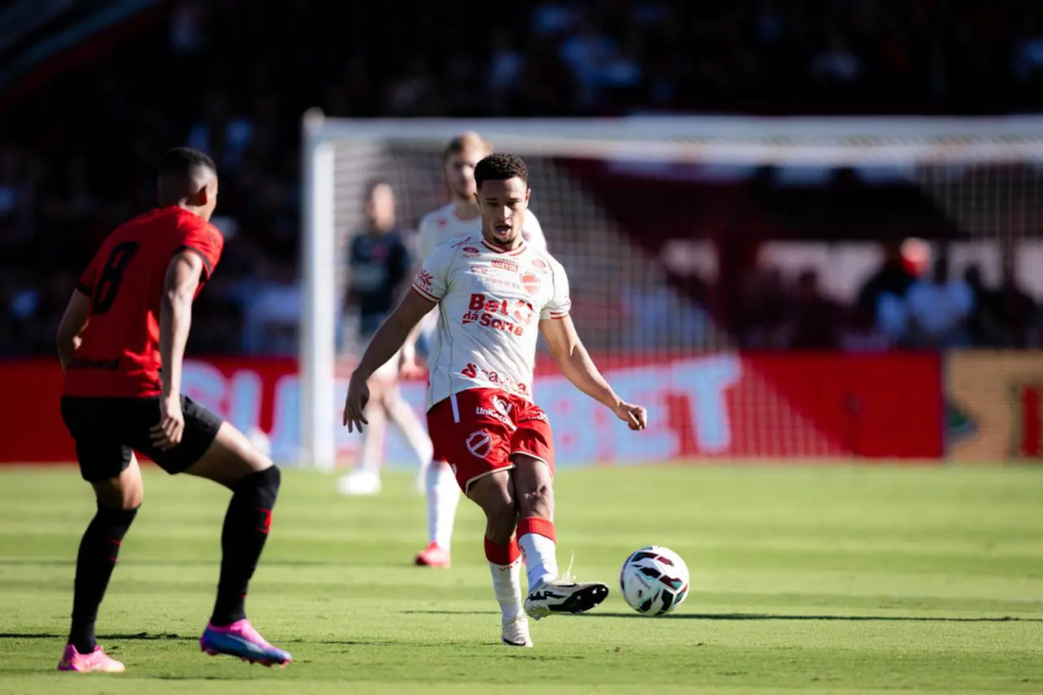 Atlético x Vila Nova - Foto Heber Gomes