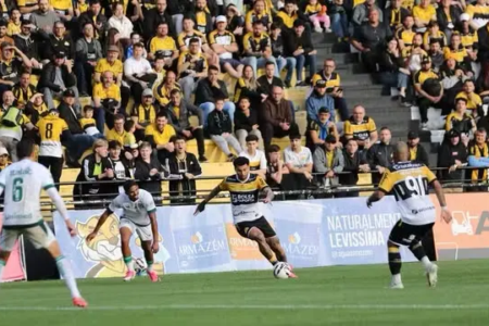 Goiás perde para o líder Criciúma pela Série B e fica em 9º lugar