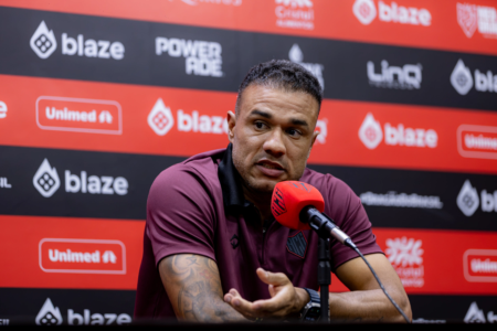 Roger Silva lamenta derrota do Atlético no clássico