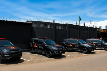 Viaturas do Comando de Policiamento Especializado (CPE) em Anápolis.