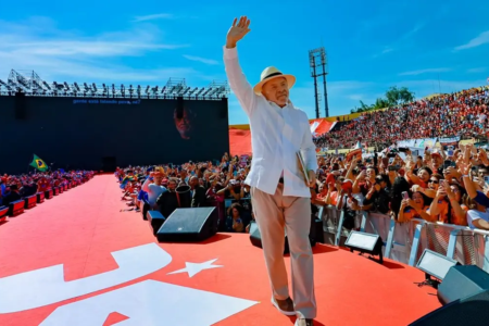 Lula começa campanha em tom nostálgico e cobra militância por comparações com governo Bolsonaro