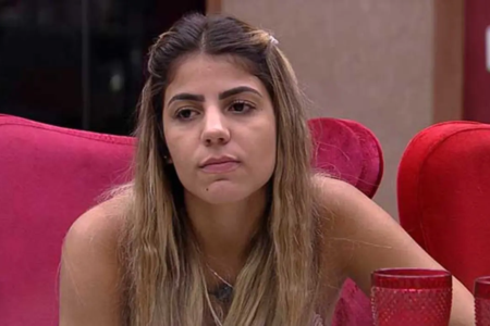 Ex-BBB Hariany Almeida afirma sentir saudade do anonimato Ser famosa é um saco disfarçada à região da 25 de Março para evitar ser reconhecida