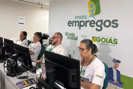 Profissionais responsáveis por atender candidtos - (Foto: reprodução)