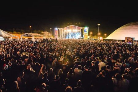 Festival Bananada começa nesta terça-feira (18); confira horários e locais dos shows