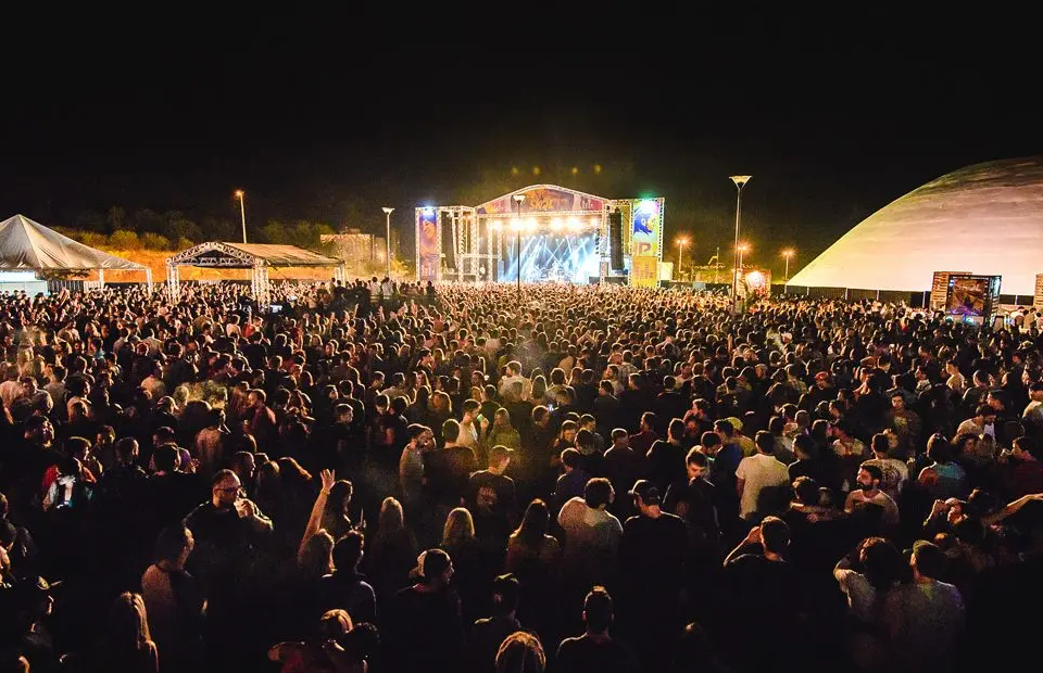 Festival Bananada começa nesta terça-feira (18); confira horários e locais dos shows