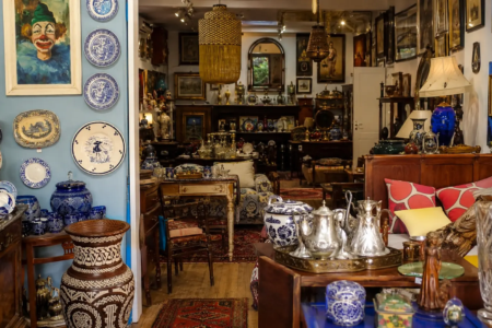 Melhores antiquários em Goiânia para garimpar antiguidades e viajar no tempo lugares para encontrar peças antigas e cheias de história