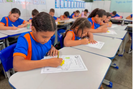 crianças x escola