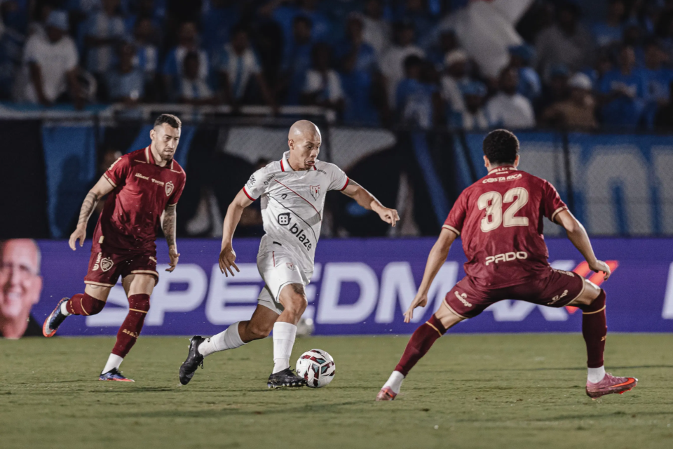 Atlético e Londrina têm chances, mas passam em branco pela Série B