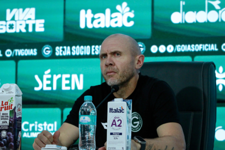 Mozart assume responsabilidade após derrota do Goiás