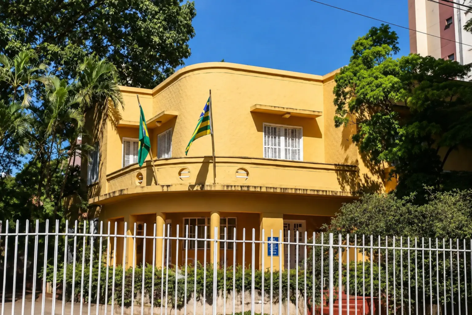 Prédio da Rua 20 que abrigou o Palácio Provisório do Governo de Goiás durante a construção de Goiânia e hoje integra a Casa da Memória (Foto: Prefeitura de Goiânia)