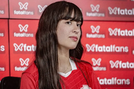 Martina Oliveira anuncia promoção em conteúdo adulto após goleada do Vila