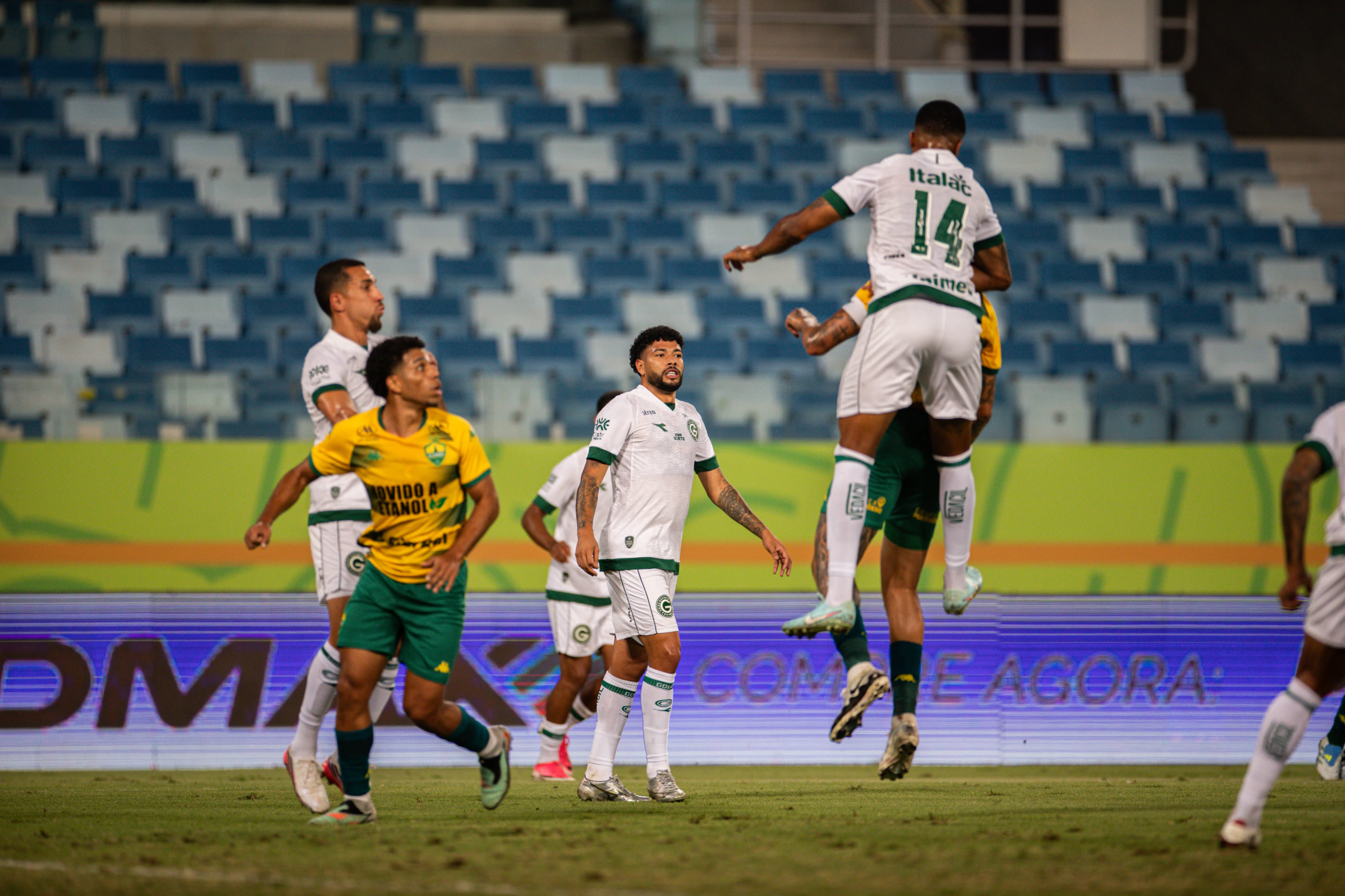 55481466588 9a9bbdeb59 o scaled No retorno de Tadeu, Goiás sofre empate do Cuiabá na Série B