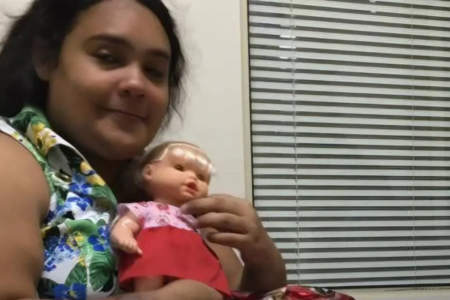 Justiça autoriza prisão domiciliar para mulher de 38 anos que se passou por adolescente de 12 “Pequena Amanda” foi detida no dia 2 de junho